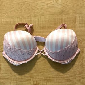 Victorias Secret 32B Bra.